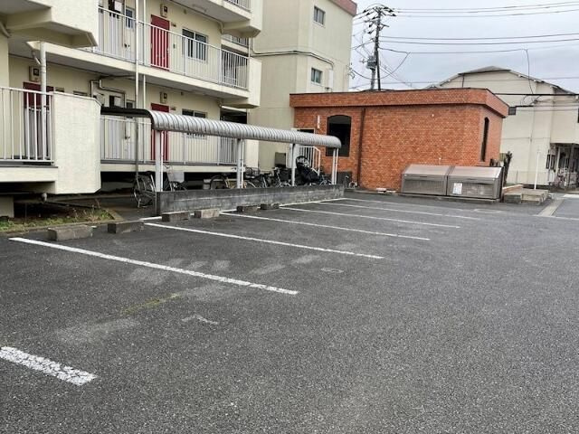 武蔵野ハイツの駐車場