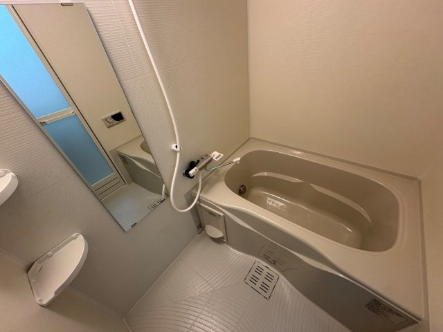 熊本市西区池上町のアパートの浴室