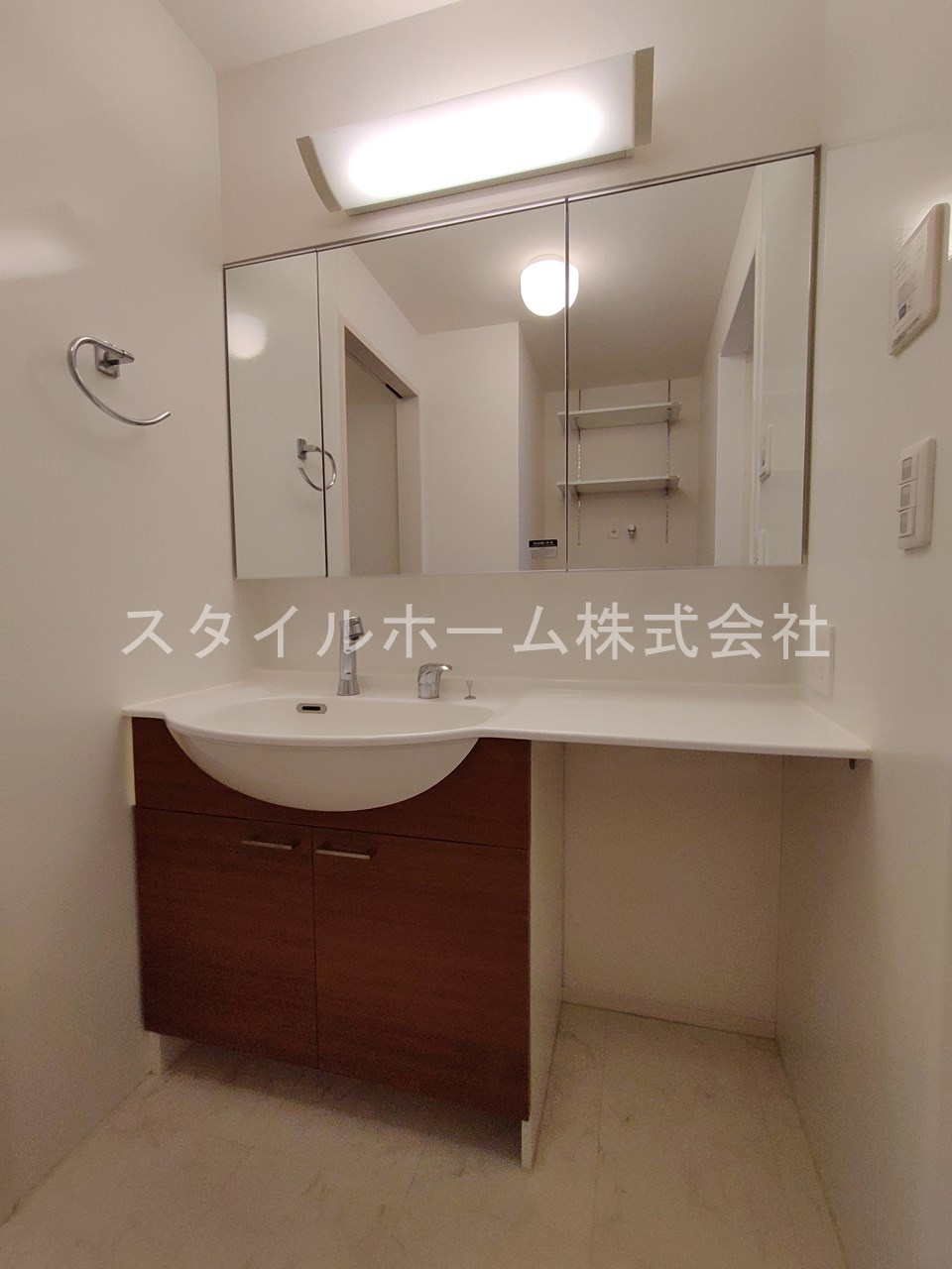 カーサ　デュエット　A棟の玄関|別部屋写真です。