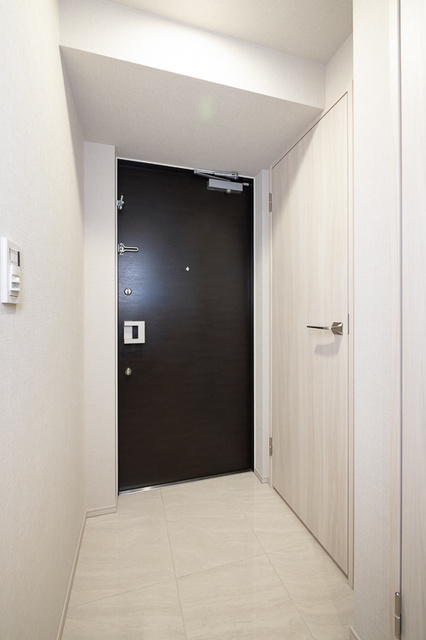 スカイグランデ津田沼の玄関|※写真は同タイプ住戸です。