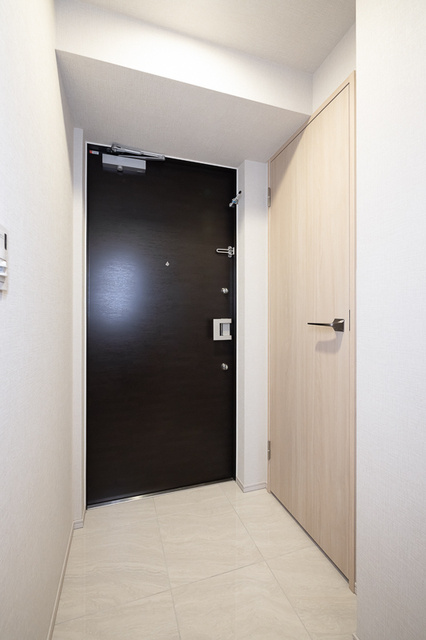 スカイグランデ津田沼の玄関|※写真は同タイプ住戸です。
