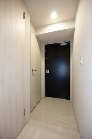 スカイグランデ津田沼の玄関|※写真は同タイプ住戸です。