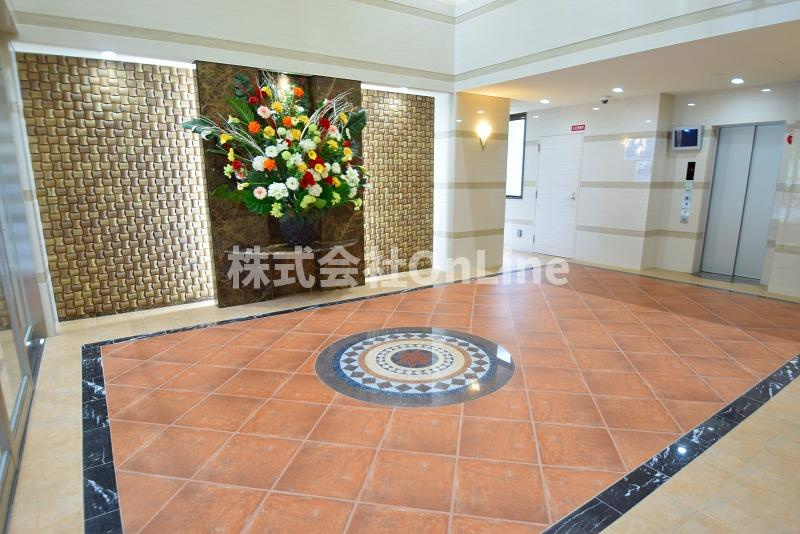 Luxe布施駅前のロビー