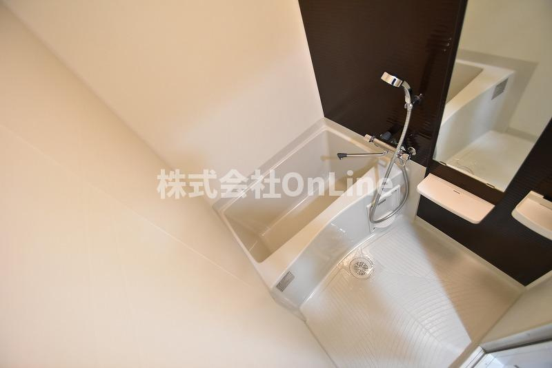 Luxe布施駅前の浴室