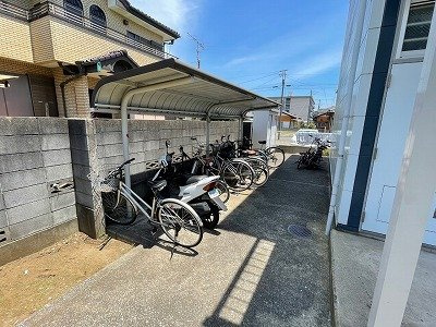 レオパレスＳＡＴＹのその他|駐輪場