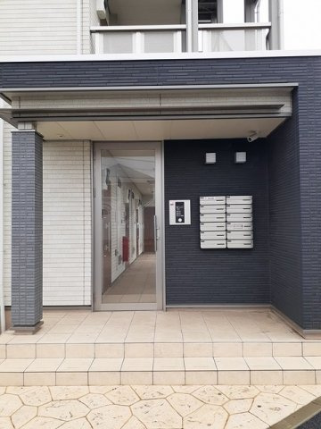 レーヴ習志野のエントランス