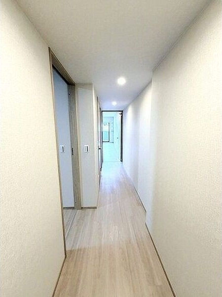 葵クロスタワーの玄関