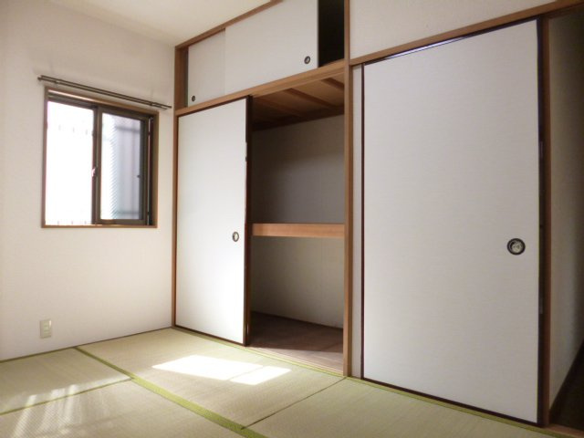 コーポアゼリアの和室
