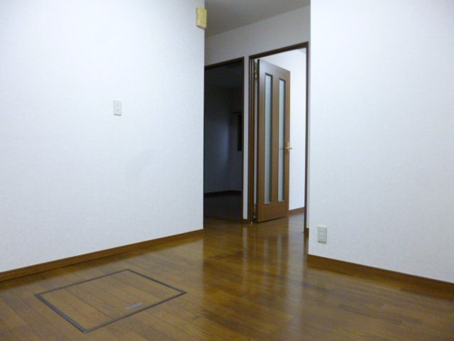 コーポアゼリアの居間・リビング