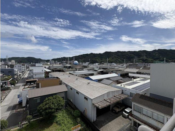 「バルコニーからの眺望が魅力」高知市南ノ丸町　ASハイライン6階　中古マンションの展望|風通しがよく、バルコニーからの眺めも楽しめます♪