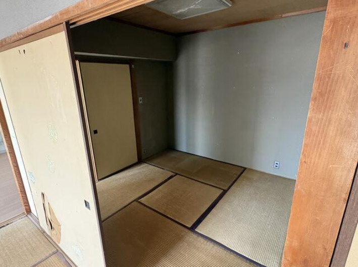 「バルコニーからの眺望が魅力」高知市南ノ丸町　ASハイライン6階　中古マンションの和室|個室は和室（6帖・4.5帖）と洋室（5帖）があります☆