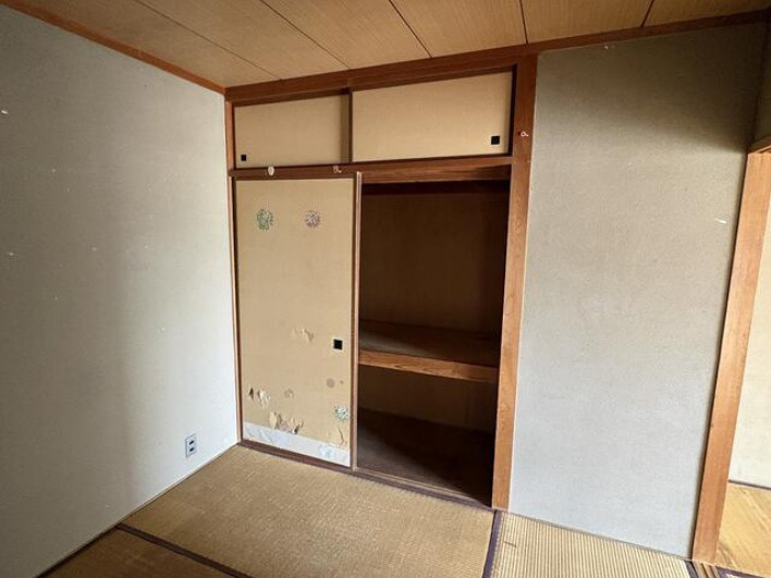 「バルコニーからの眺望が魅力」高知市南ノ丸町　ASハイライン6階　中古マンションの和室|個室は和室（6帖・4.5帖）と洋室（5帖）があります☆