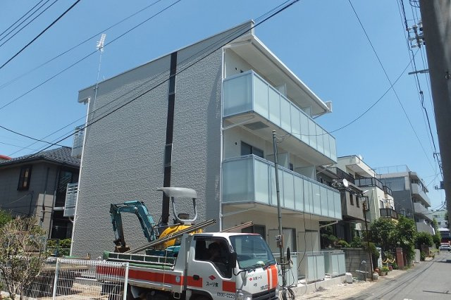 レオネクスト原木中山駅の外観