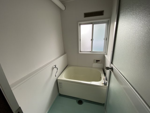 メゾンカンコーの浴室