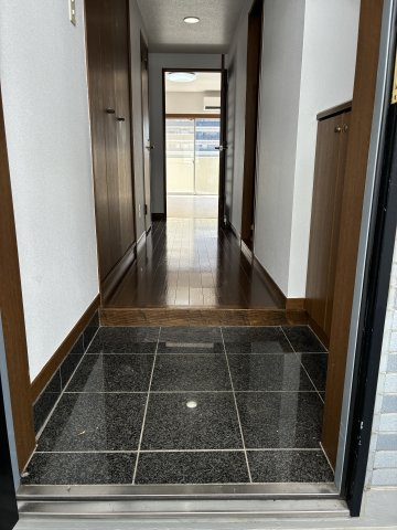プライム川越南台の玄関
