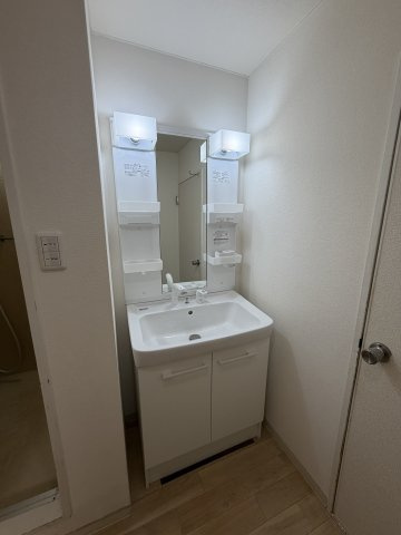 メゾンモナムールの洗面所