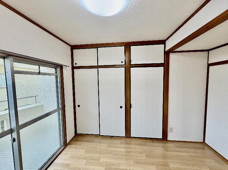 岡林マンションの洋室