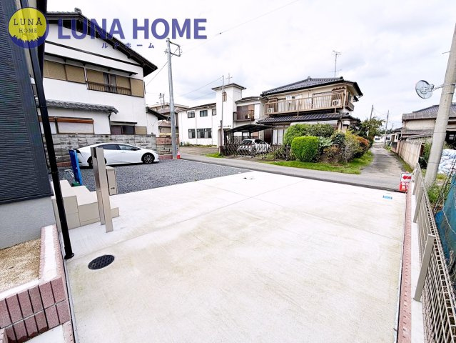 石岡市府中2期　新築戸建　平屋の駐車場