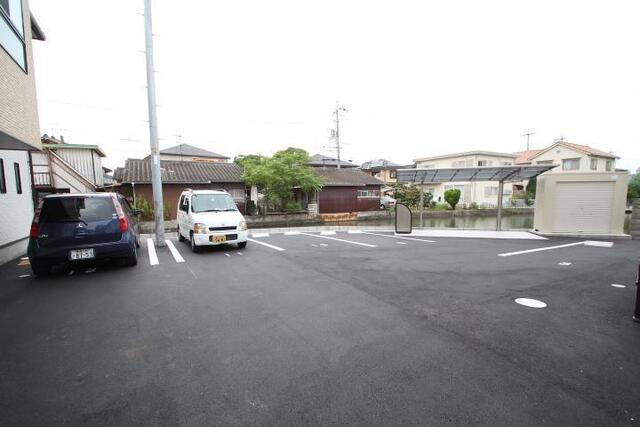 SMART LIFE 庭瀬 北棟の駐車場