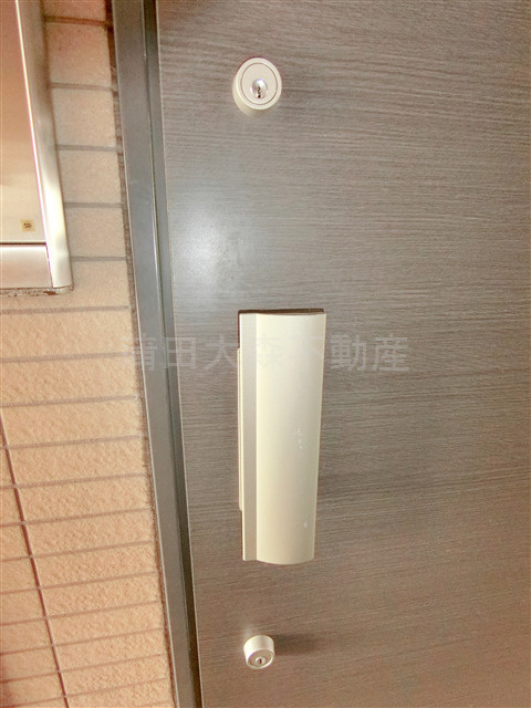 コンシェリア大森山王の玄関