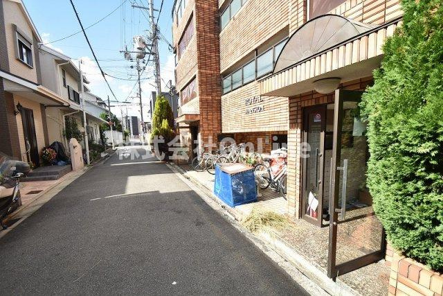 ロイヤルマンションのエントランス
