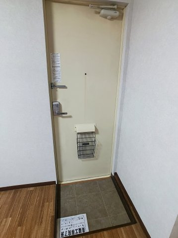 ダイヤモンドメゾン桜田の玄関