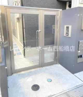 アクシス船橋のエントランス