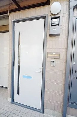 ハイムなゆたの玄関