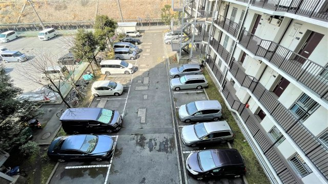 三郷スカイマンションの駐車場|駐車場です
