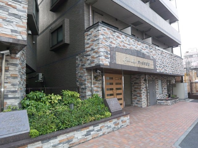 ガラ・ステージ市ヶ谷弐番館のエントランス
