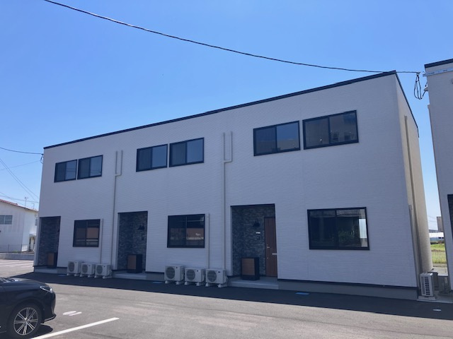 LUANA GARDEN【10.000円キャッシュバック対象物件】の外観|外観は落ち着いています