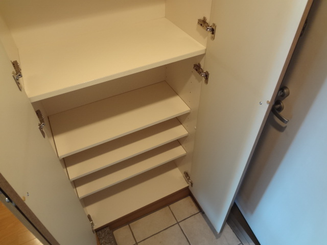 アクトフォルム江古田の玄関|下駄箱