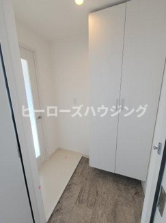 【玄関】 | マノワール豊中玉井町 | ※同タイプの写真となり、実際のお部屋とは異なる場合があります