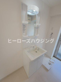 【洗面所】 | マノワール豊中玉井町 | ※同タイプの写真となり、実際のお部屋とは異なる場合があります