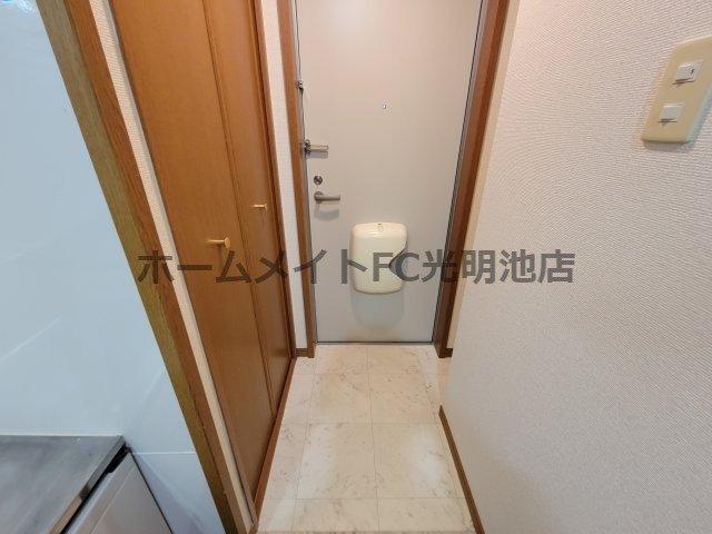 フジパレス水池の玄関