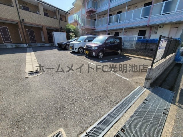 フジパレス水池の駐車場