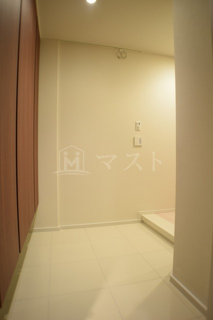 大阪ひびきの街　ザ・サンクタスタワーの玄関|同マンションの別室の写真になります。