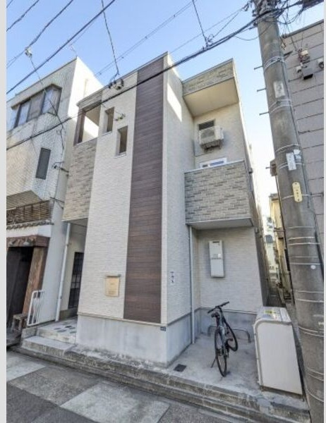 プラットの外観