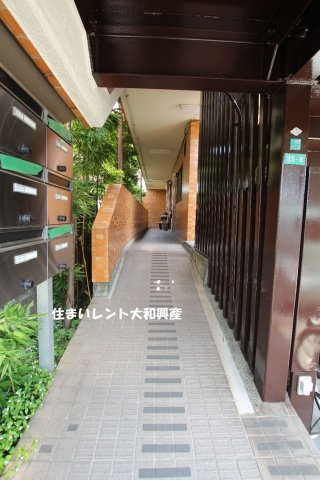 PALビルのエントランス