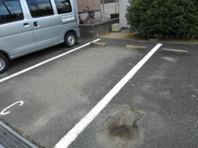 シャレール花見の駐車場|駐車場完備です