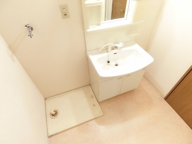 ファーストパレスの洗面所|同マンション別部屋イメージ写真