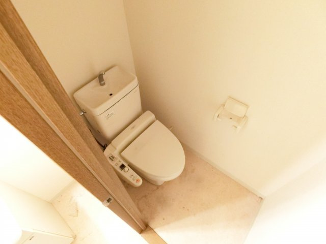 ファーストパレスのトイレ|同マンション別部屋イメージ写真
