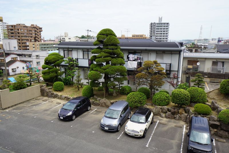 メゾン緑ヶ丘Ⅰの駐車場