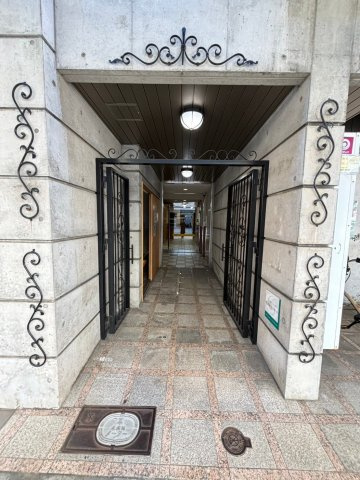 ホープ松屋町住吉のエントランス
