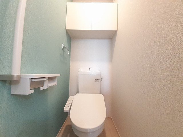 エクシード・ヴィラ津屋崎Ⅰのトイレ|落ち着いた色調のトイレです