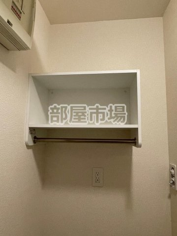 Akarenga浅草の収納|洗濯機置場　上部
