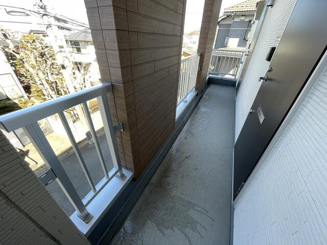 川崎市多摩区生田６丁目のアパートのバルコニー