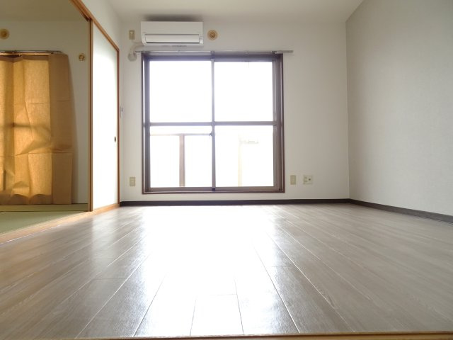 アンシュレール大井の洋室