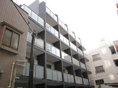 【外観】 | グランフォース高円寺 | 鉄筋コンクリート造のがっちりとした建物。