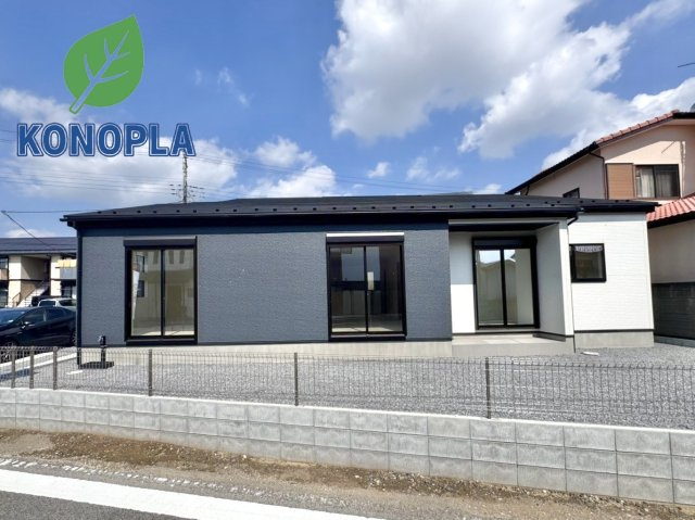 【新築戸建】太田市亀岡町3期の外観|■外観｜ワンフロアならではの動線の良さや、家族のあたたかさを感じることができるコミュニケーションの取りやすさが魅力の平屋建てです。